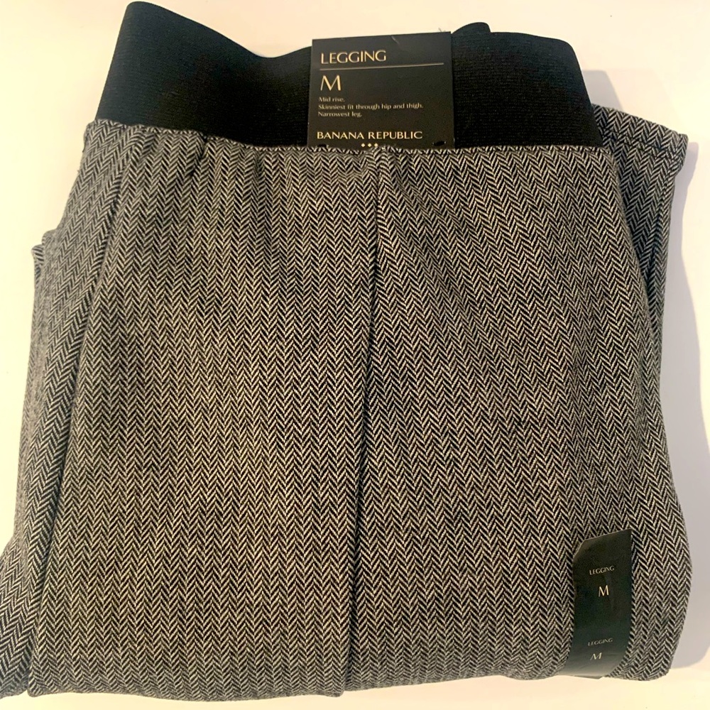 New Banana Republic fleece lined leggings with deep pockets